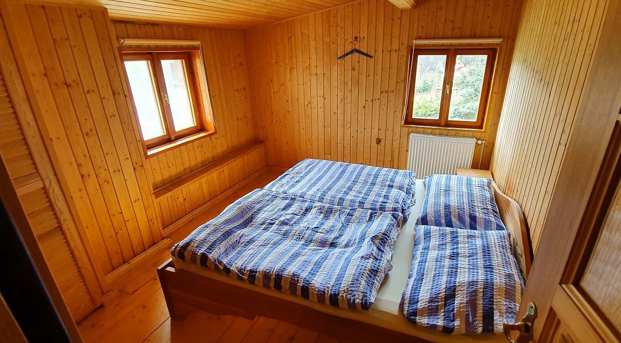 2.pokoj s manželskou postelí