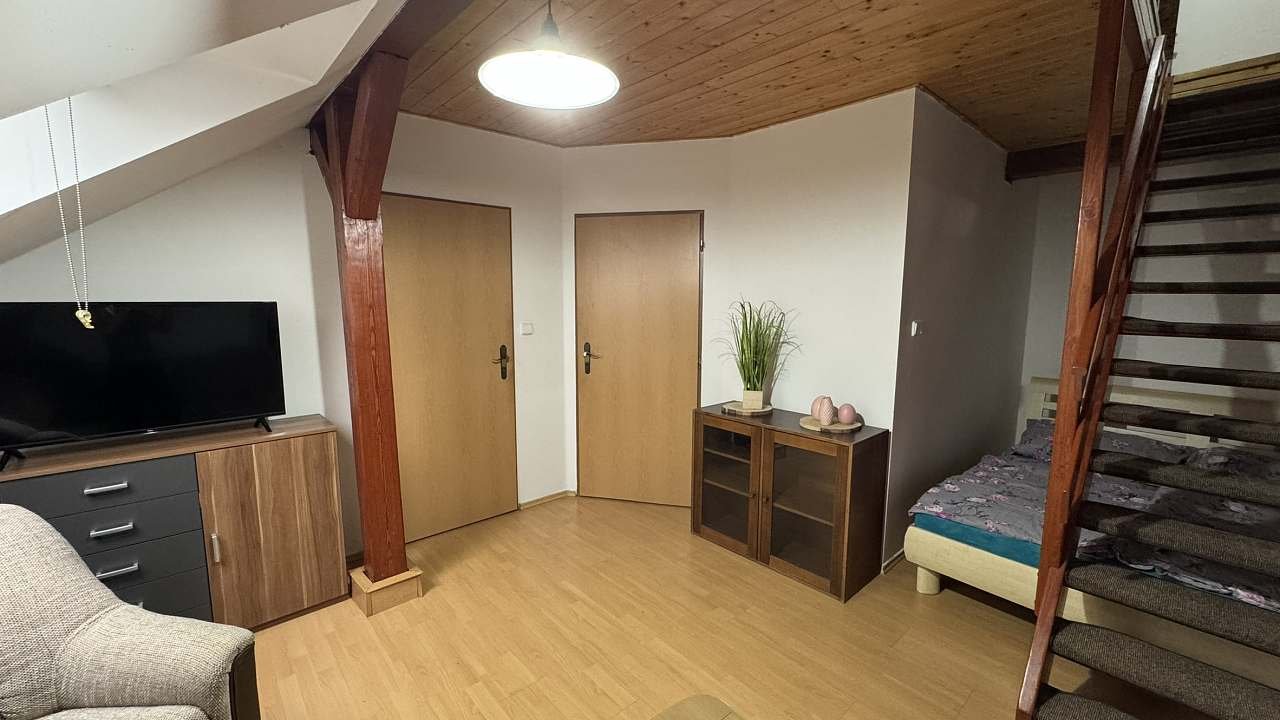 Apartmán č. 1 obývací pokoj + prostor pro spaní manželská postel