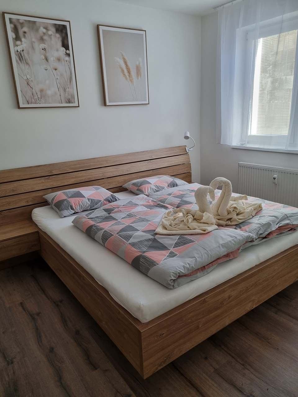 Apartmán G2/2, Ložnice s manželskou postelí