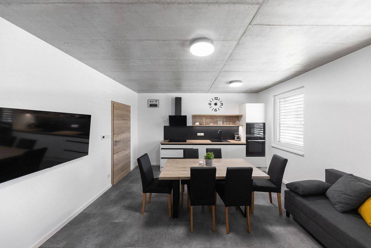 Apartmán II - obývací pokoj s kuchyní