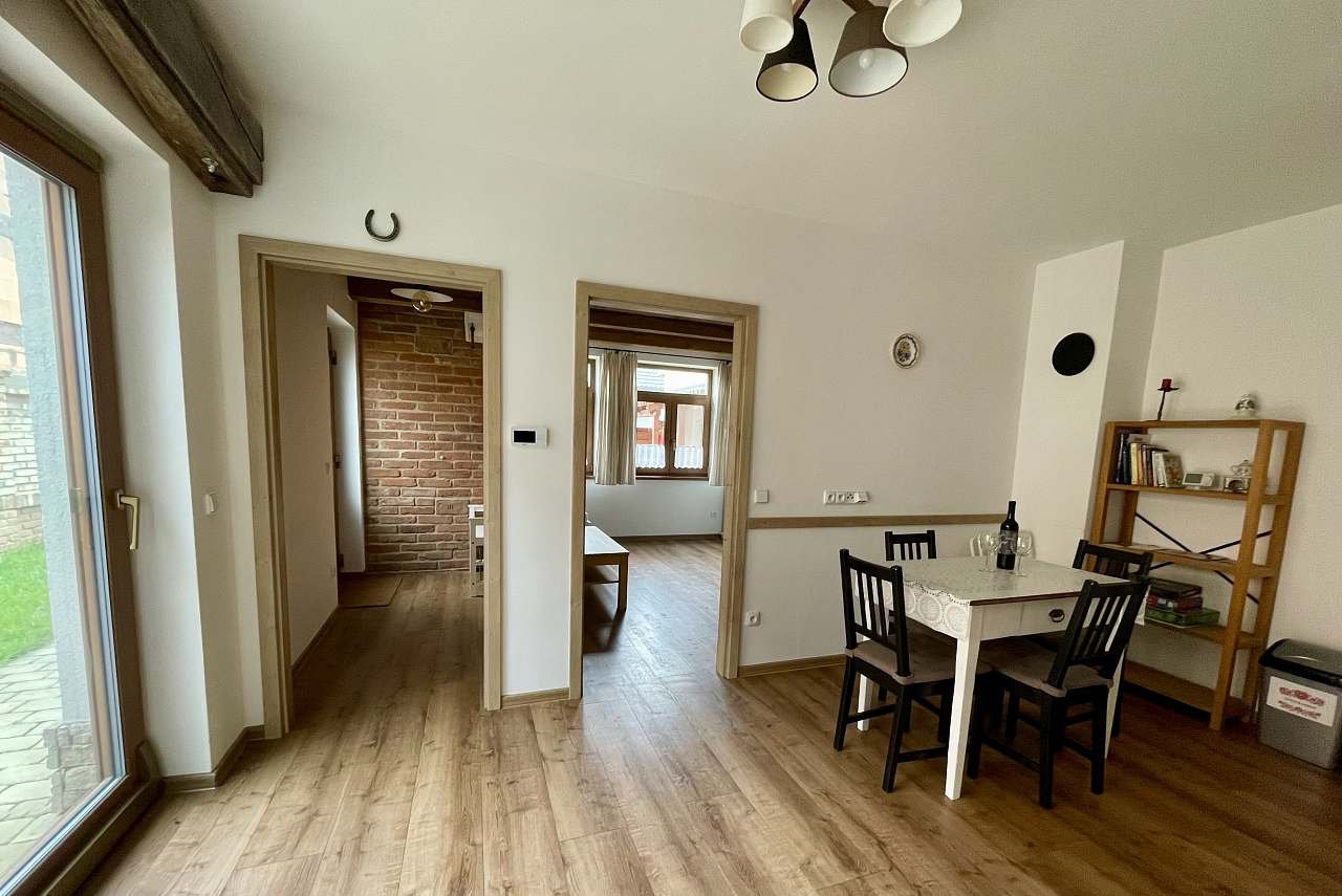 Apartmán s terasou - jídelna s kuchyní