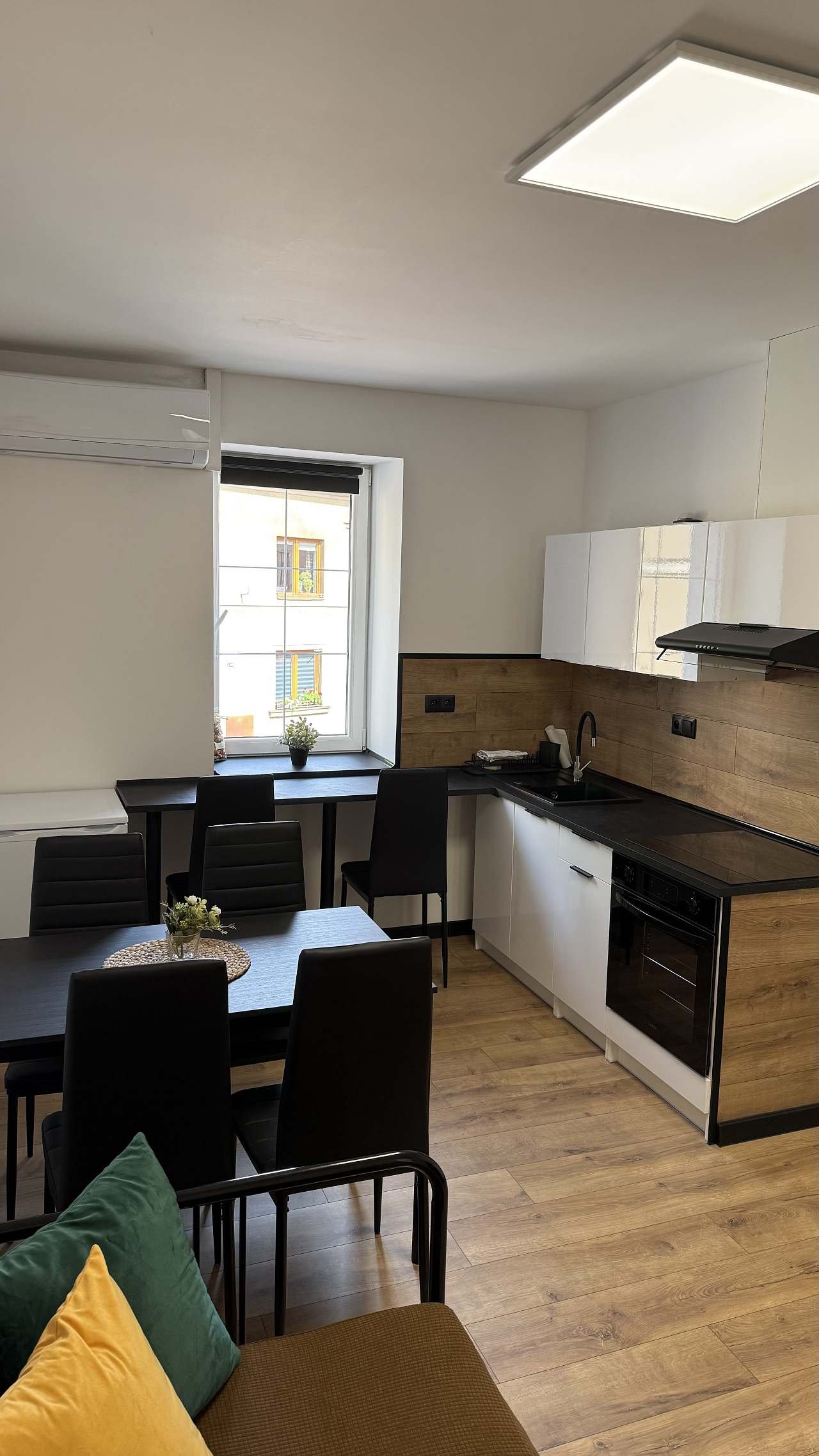 APARTMÁNY POD ZVONICÍ “kuchyně”