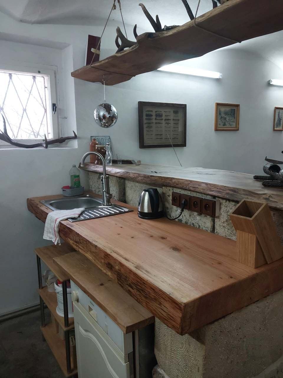 Bar ve společenské místnosti