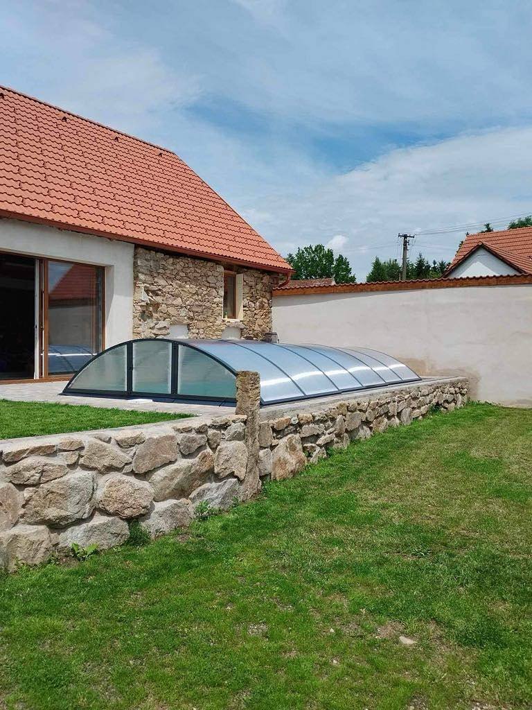 Bazén a stodola