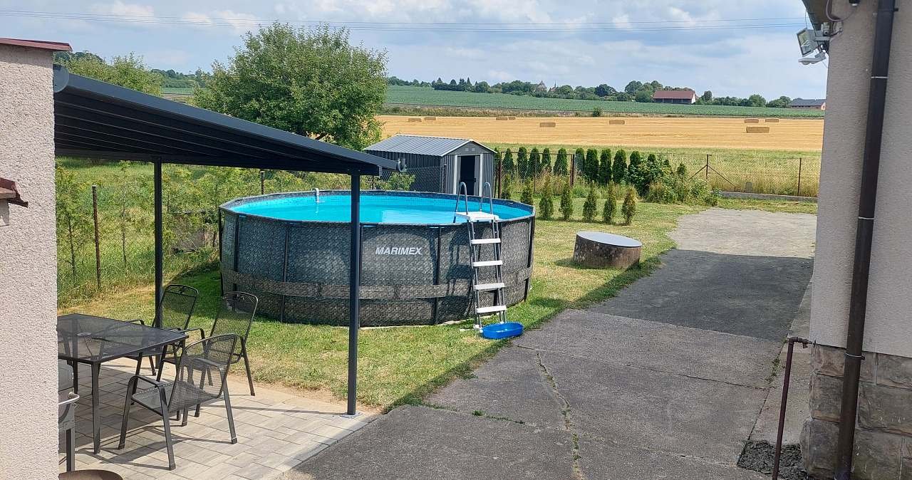 Bazén průměr 4.57m  x výška 1.37 m