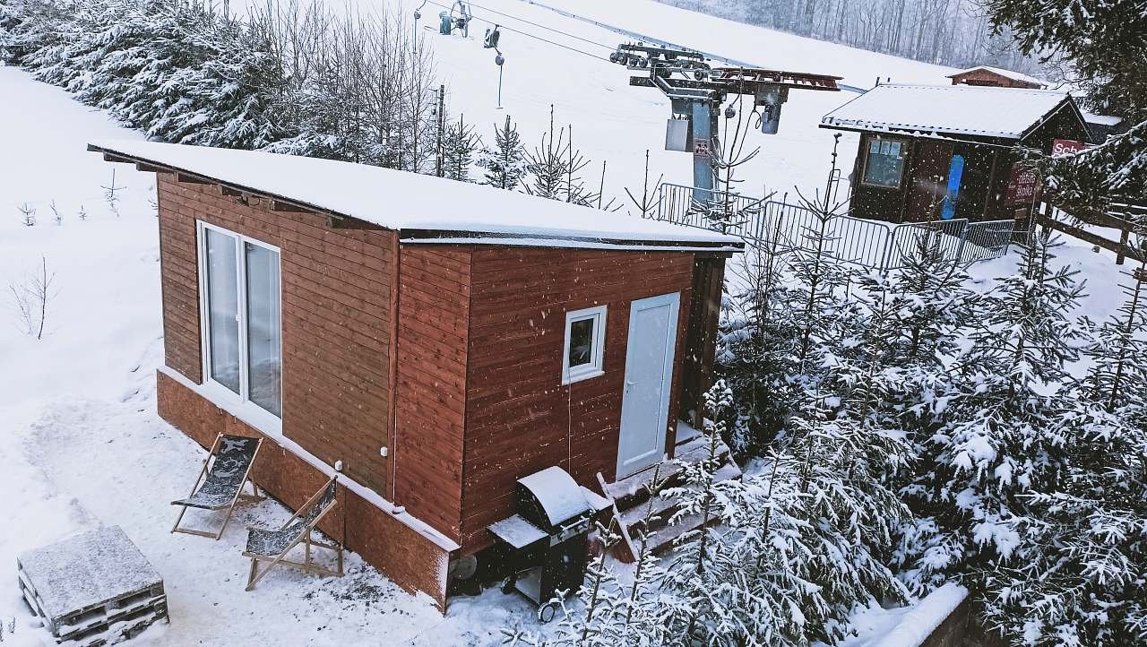 BOUDA POD TŘEMI KAMENY