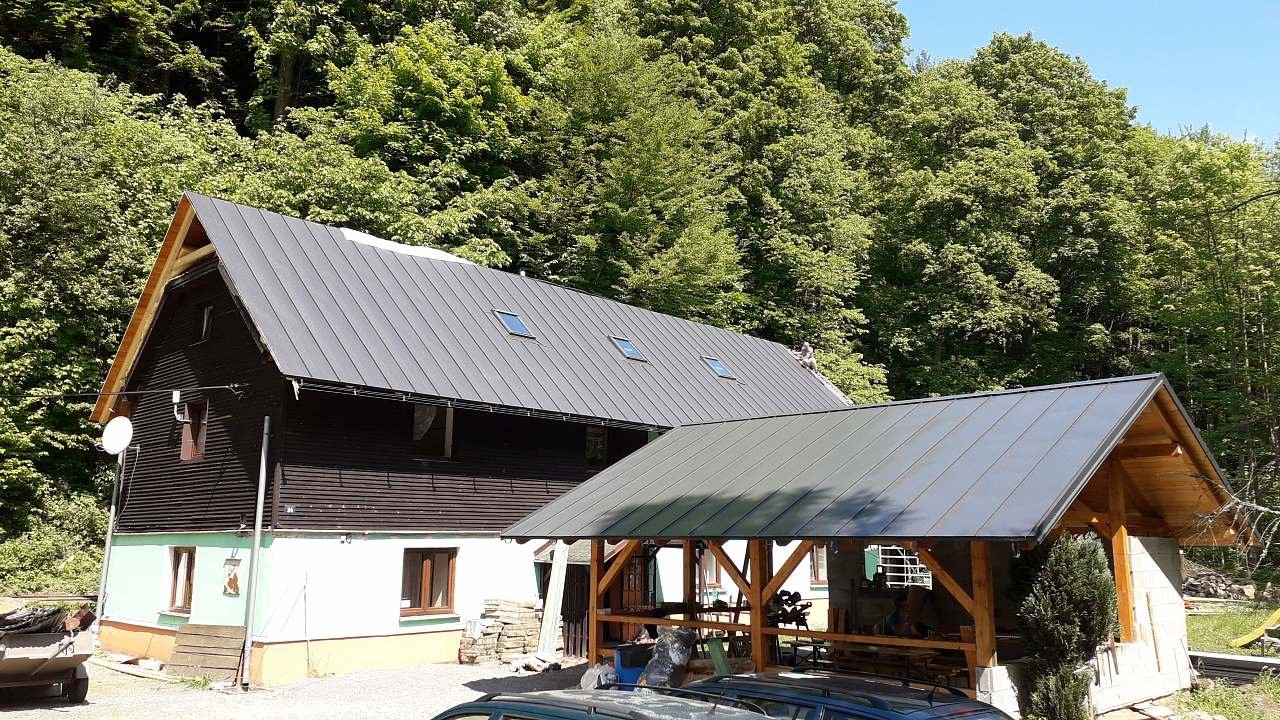 Branník - nová střecha a pergola