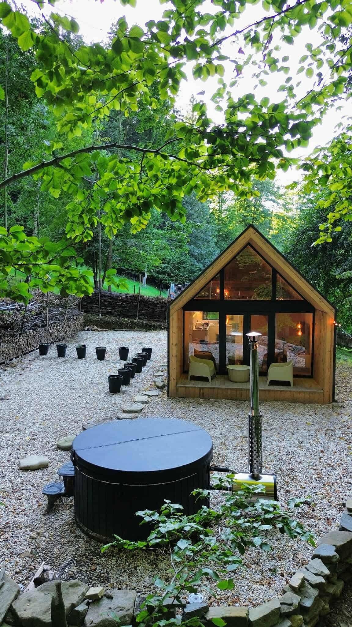 Budka v lese glamping