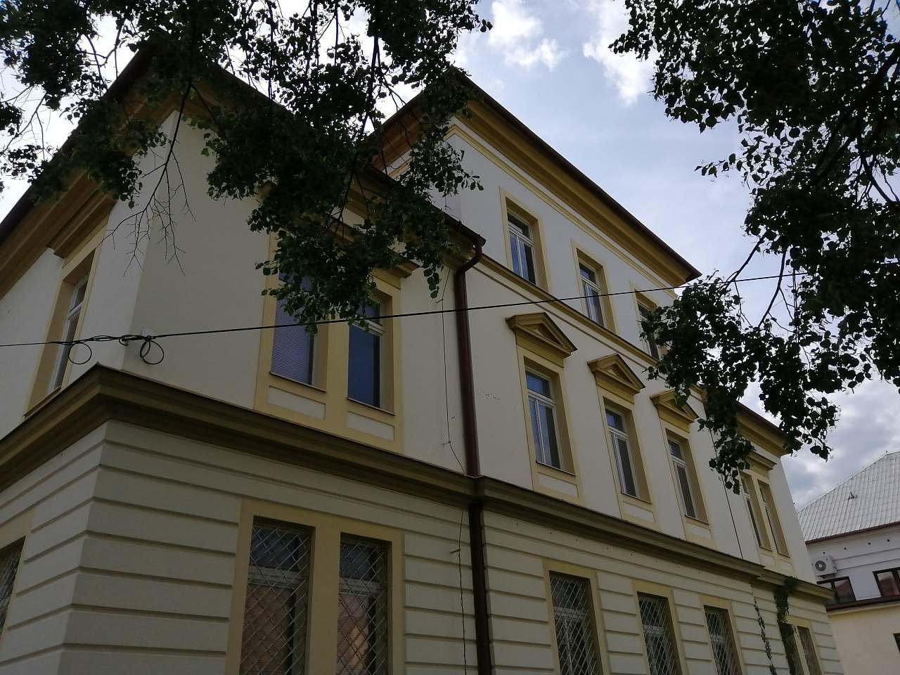 Budova zvenku