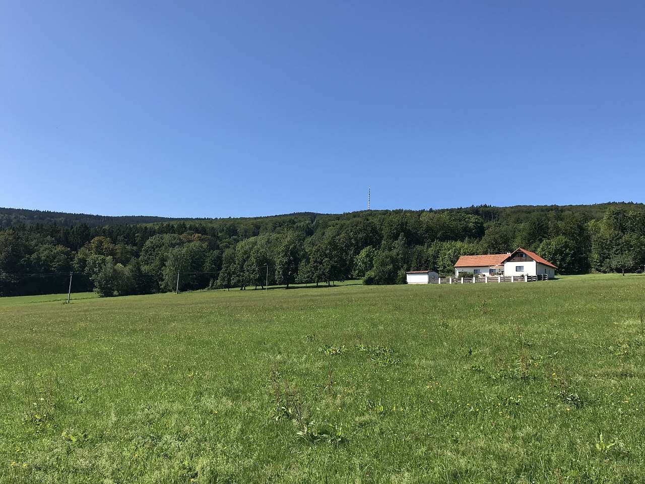 Chaloupka pod Kletí - pohled na horu Kleť