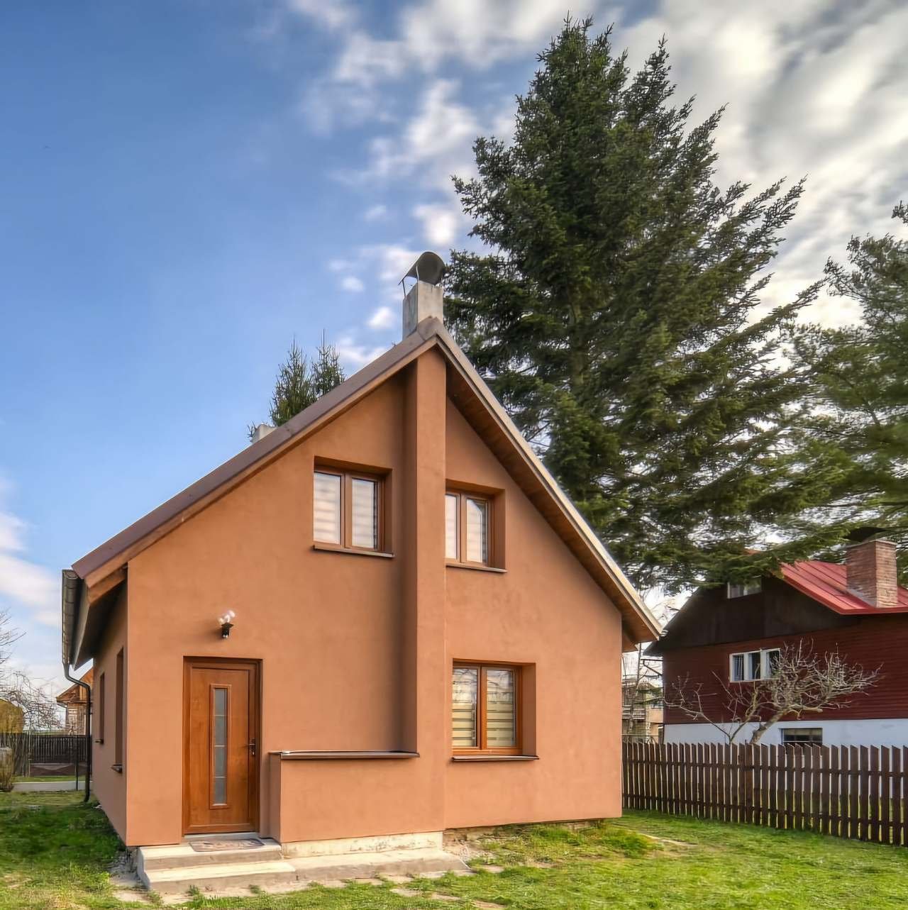 Chaloupka u jezera pod smrkem - Červené Janovice