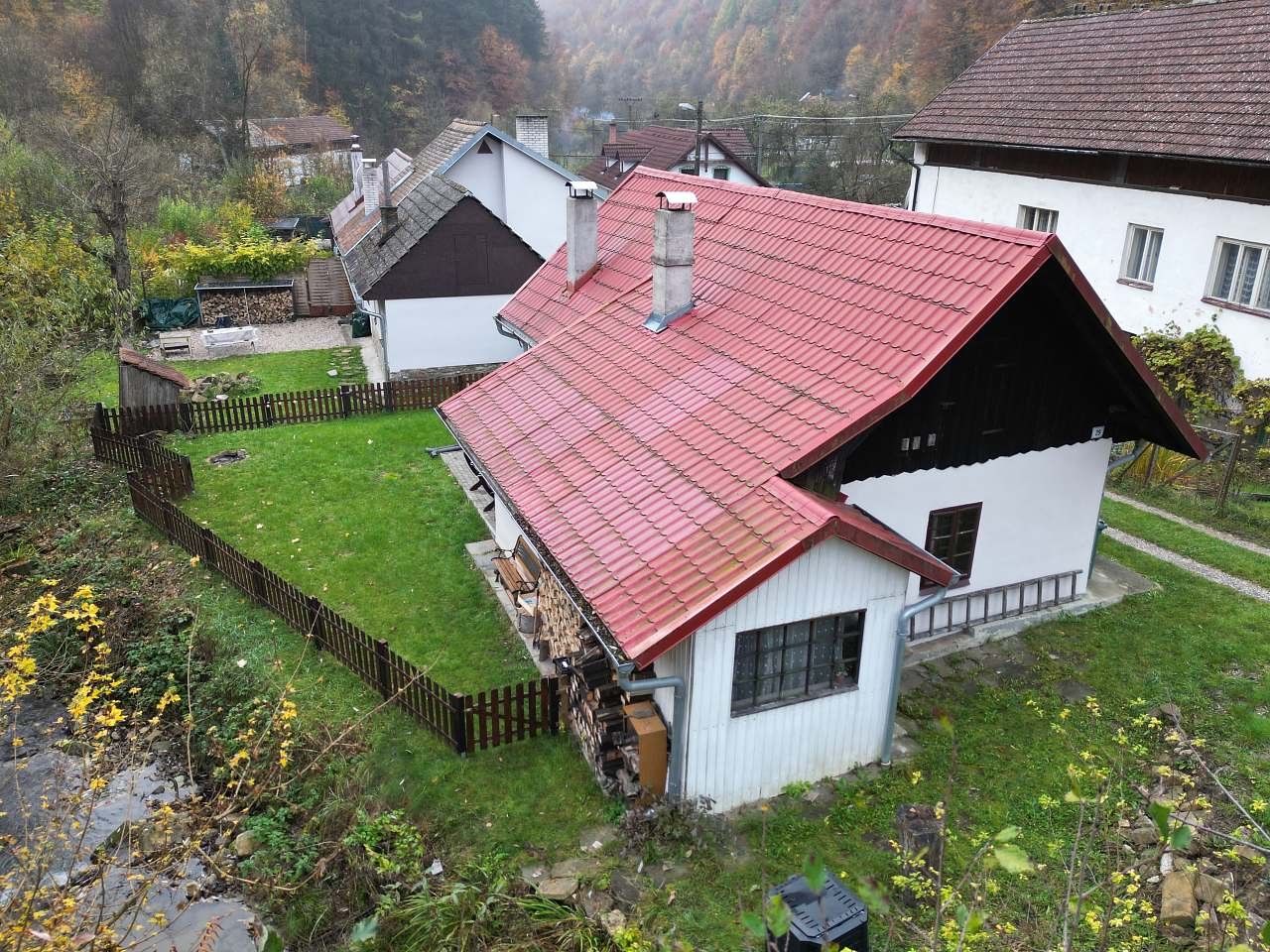 Chaloupka Vlárka za chatou