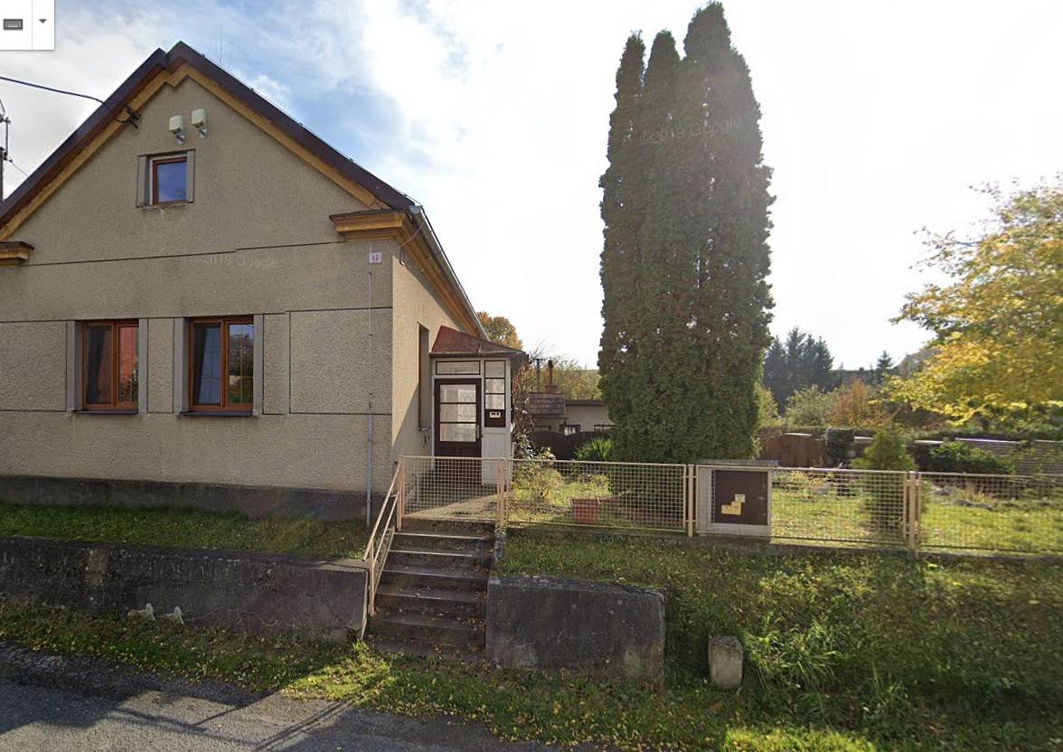 Chalupa č.42 pohled s hlavní cesty