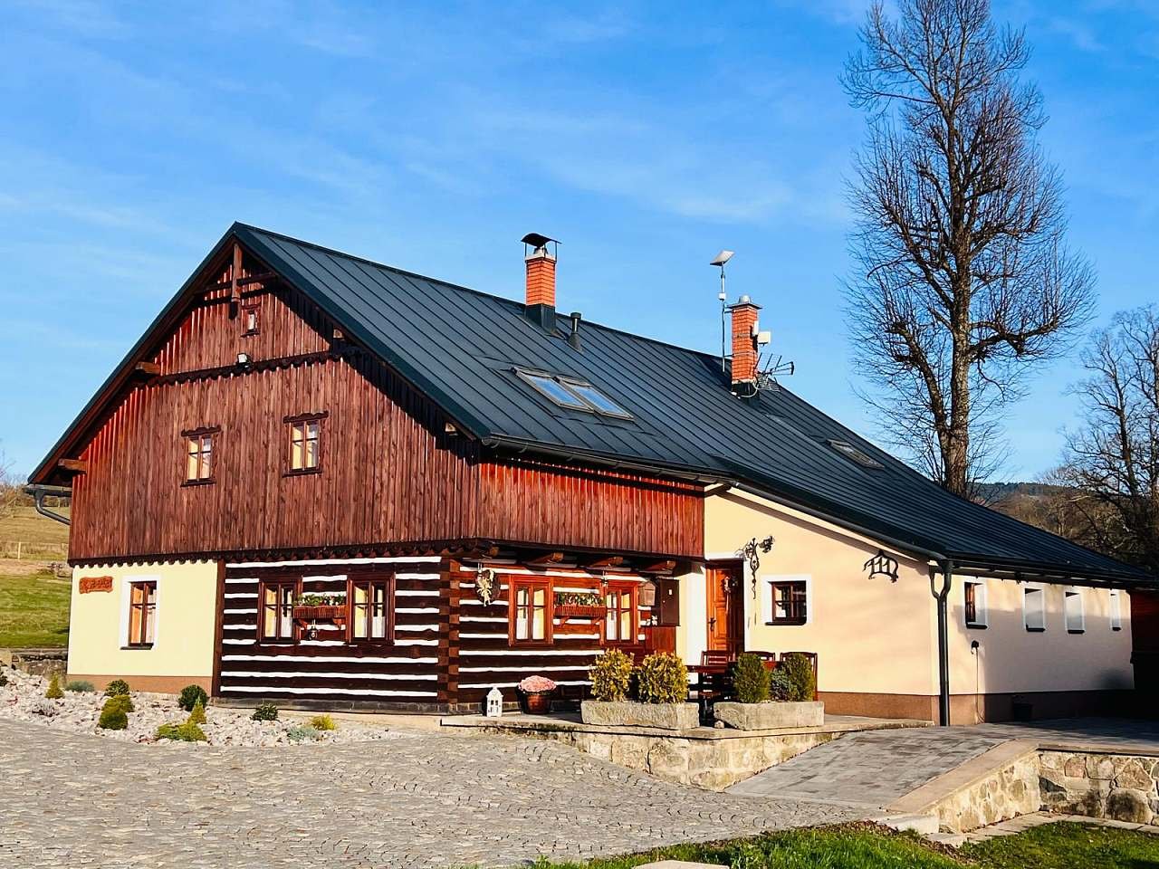 Chalupa Chřiby exteriér léto