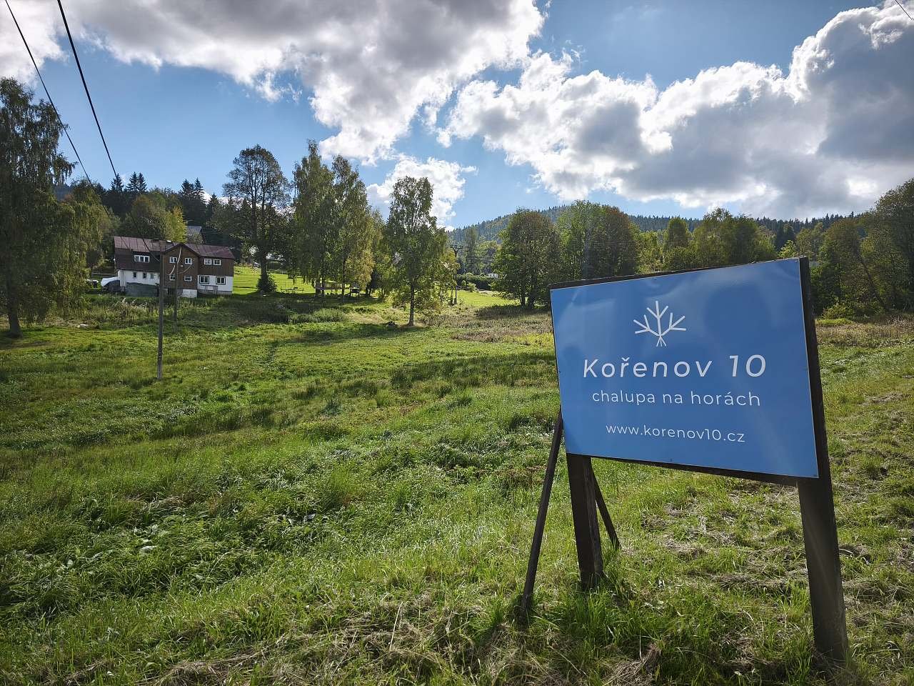 Chalupa - foto od silnice