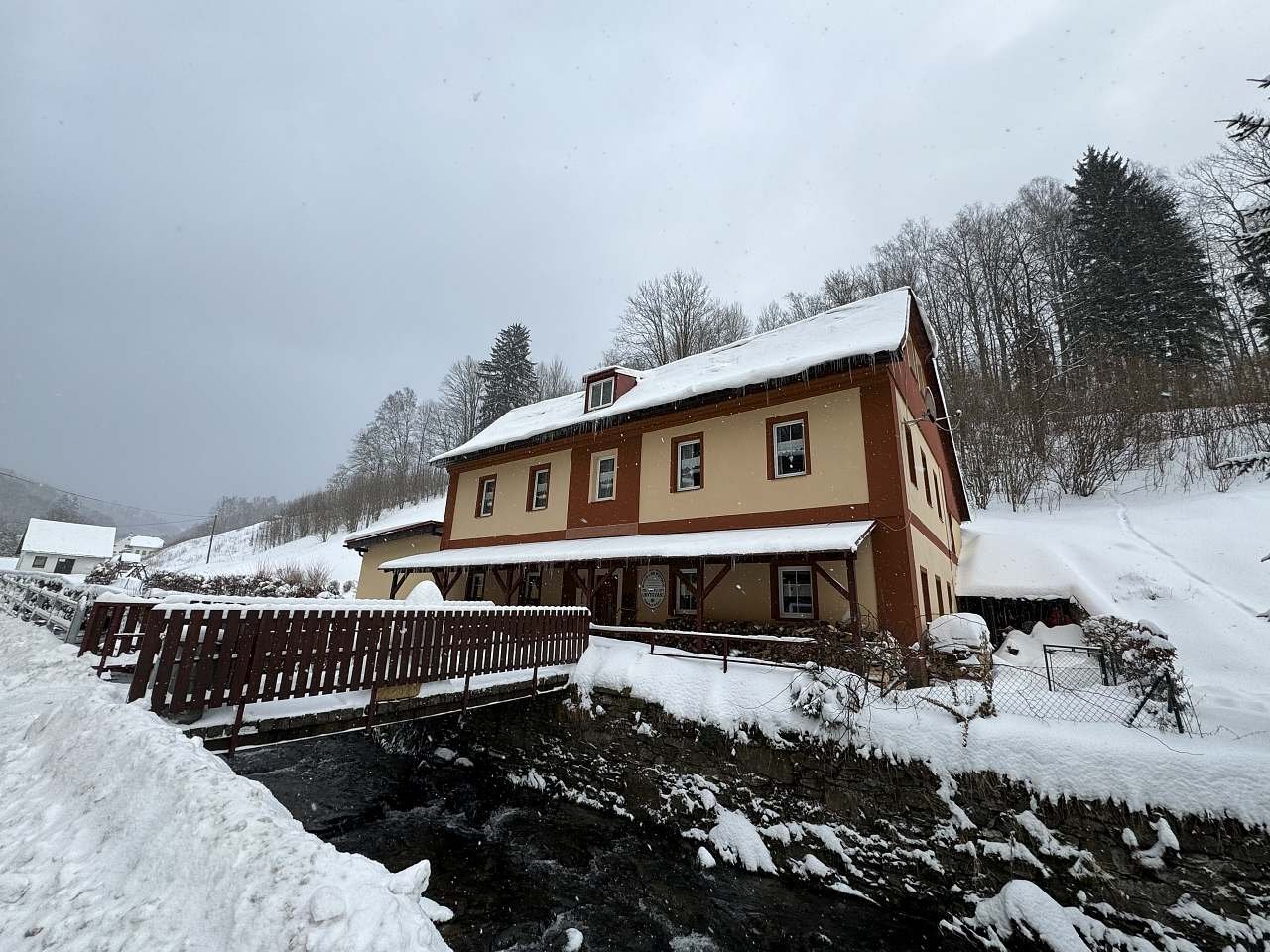 Bouda na potoce - Dolní Dvůr - Východné Čechy