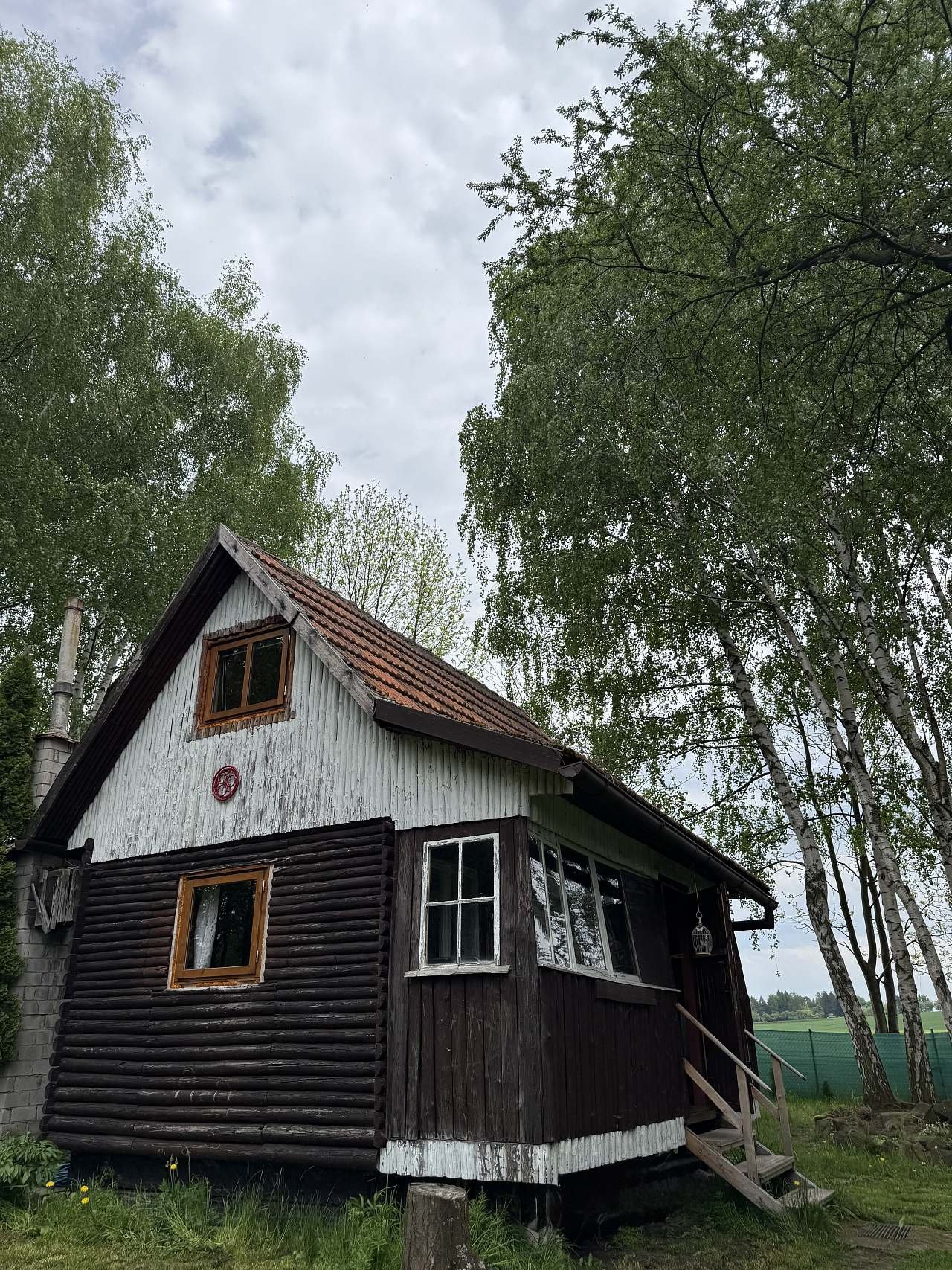 Chata č. 1. Původní, s WC, kamna, plně vybavená kuchyň, zimní zahrádka