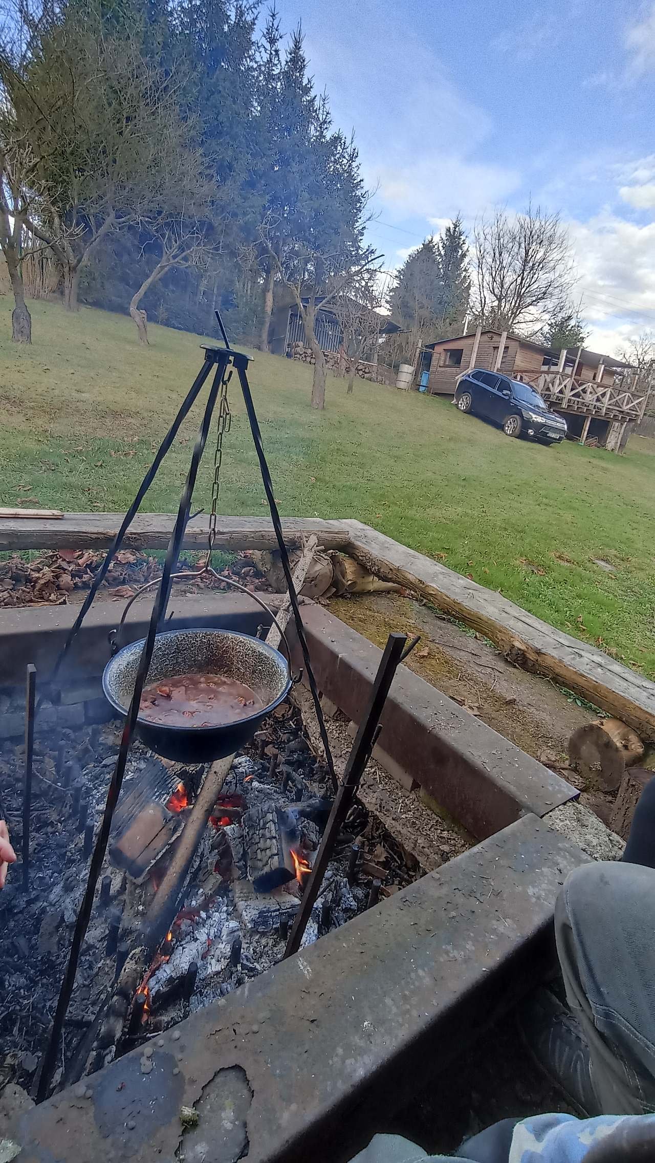 Chata Kutil Tom - vaření v kotlíku