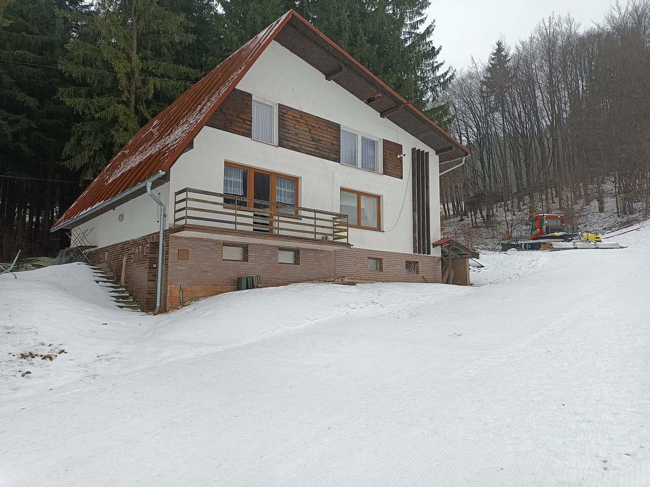 Turistická ubytovna u Skiareálu - Lužná - Biele Karpaty