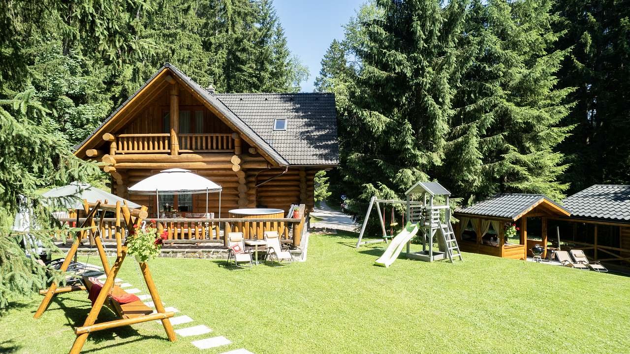 Chata Marína a Matej čistinka s hojdačkami a saunou - na prenájom