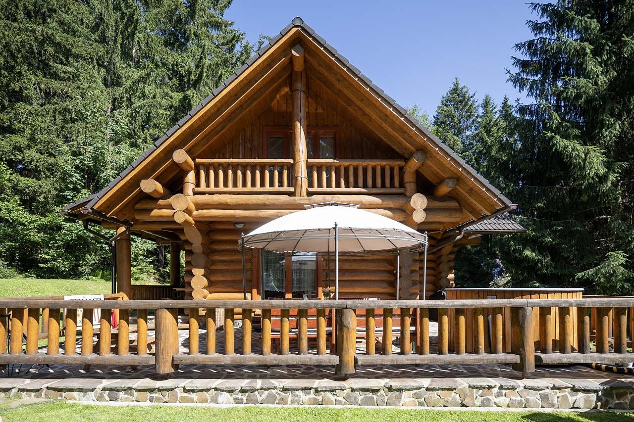 Chata Marína terasa s vírivkou, altánkom a grilom - na prenájom