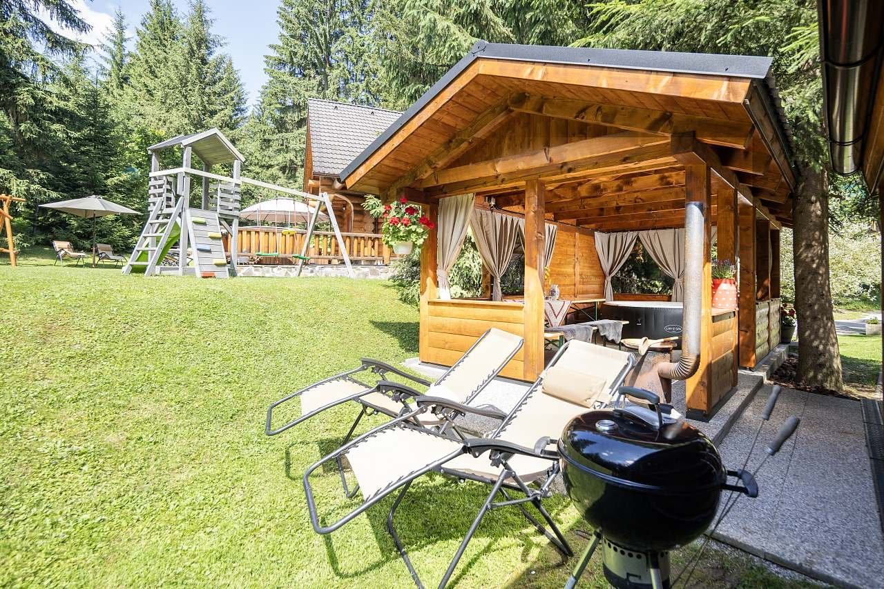 Chata Matej altánok s vírivkou, sedením a grilom - Chata Marína a Matej