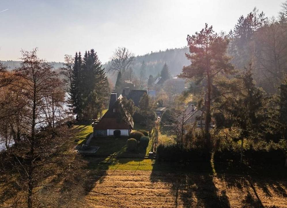 Chata u řeky Lužnice