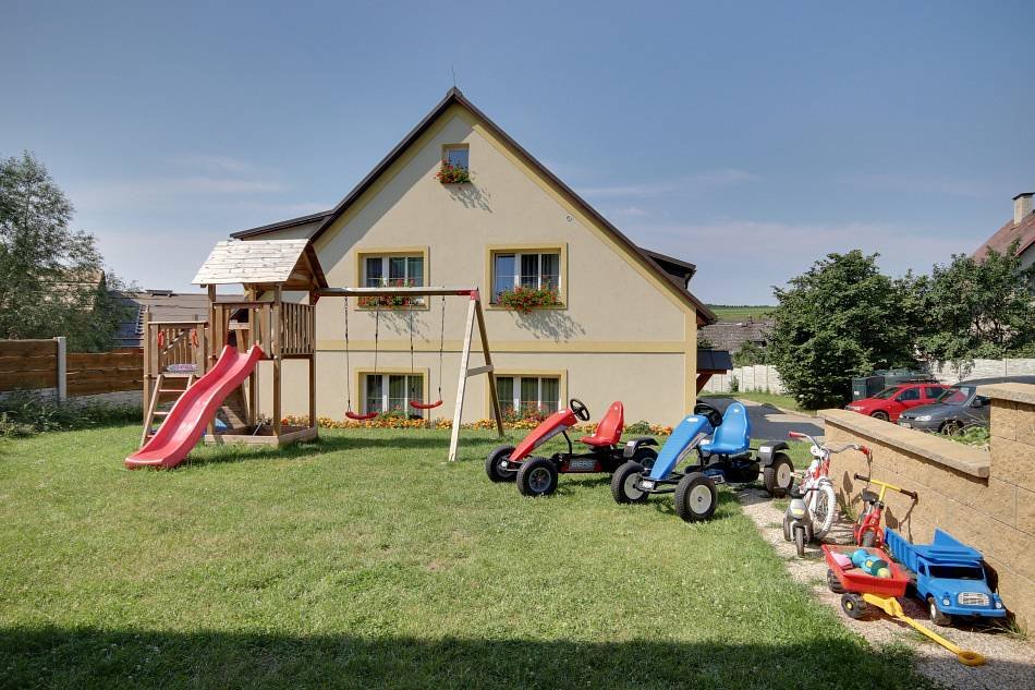 Penzión Pod Hájkem s farmářskou restaurací - Horní Branná