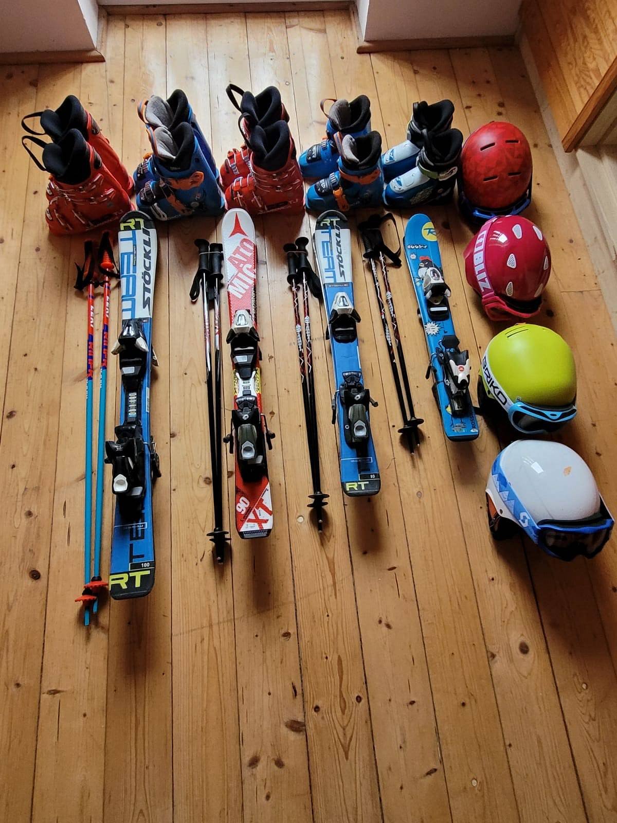Dětské lyžařské sety k zapůjčení ZDARMA