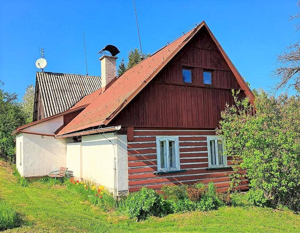 Krásná roubená chaloupka - Žďár u Kumburku - Český raj