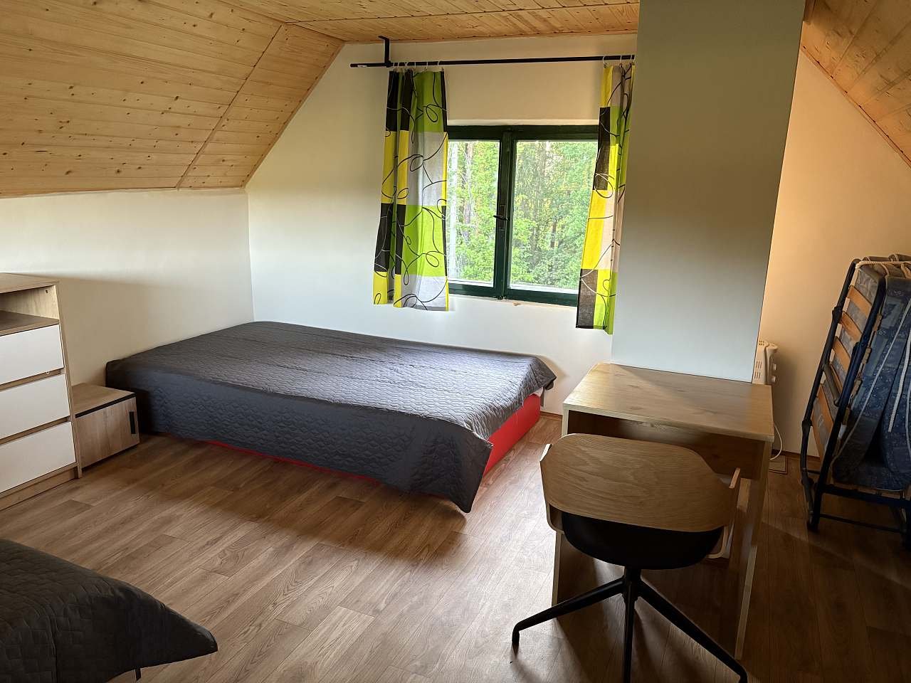 Druhá postel v podkroví