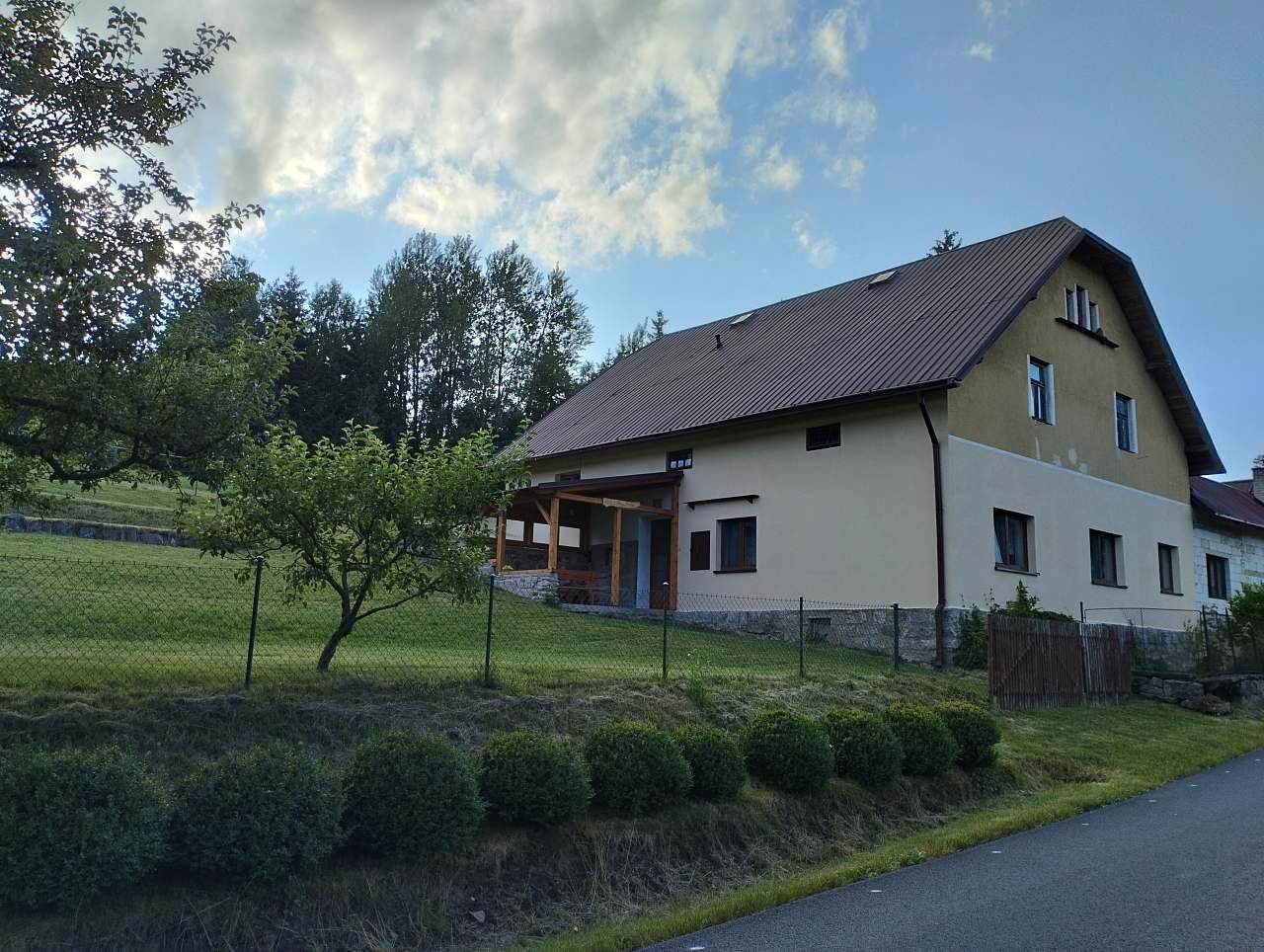 Dům od silnice