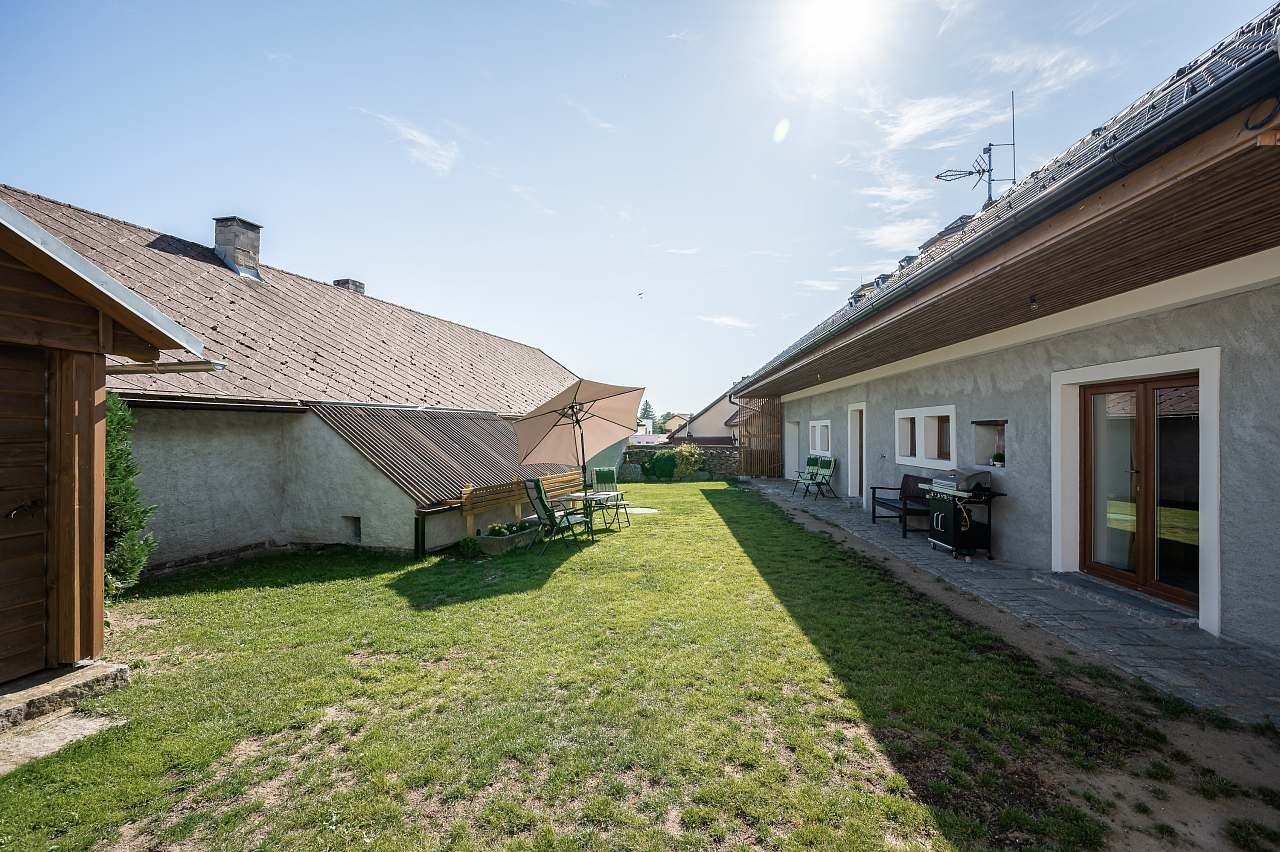 dvůr