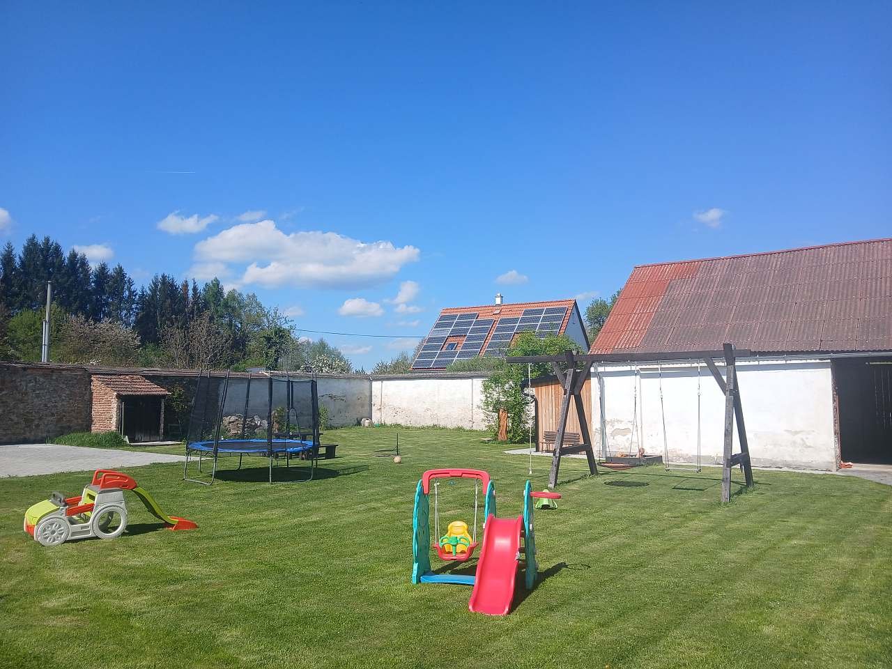 Dvůr Playground