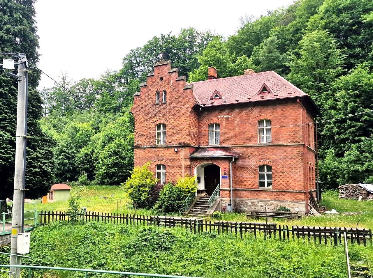 Fara Travná