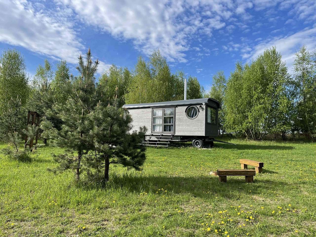 Glamping Maringotka u řeky Jizery