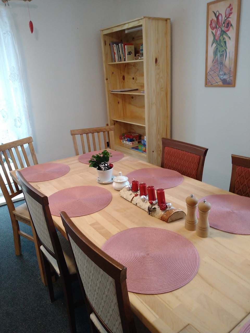 jídelní stůl v obýváku