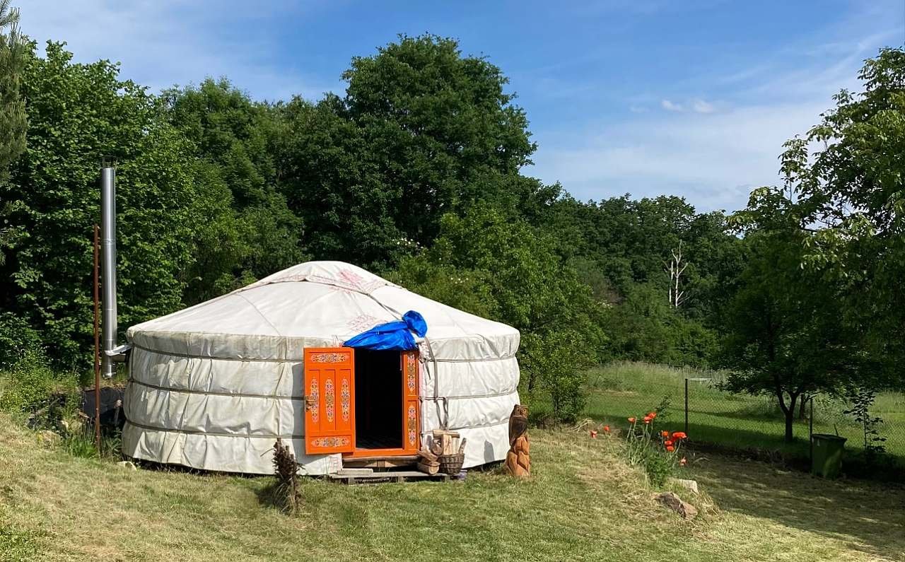 Jurta pod Blaníkem - Chotýšany - Južné Čechy