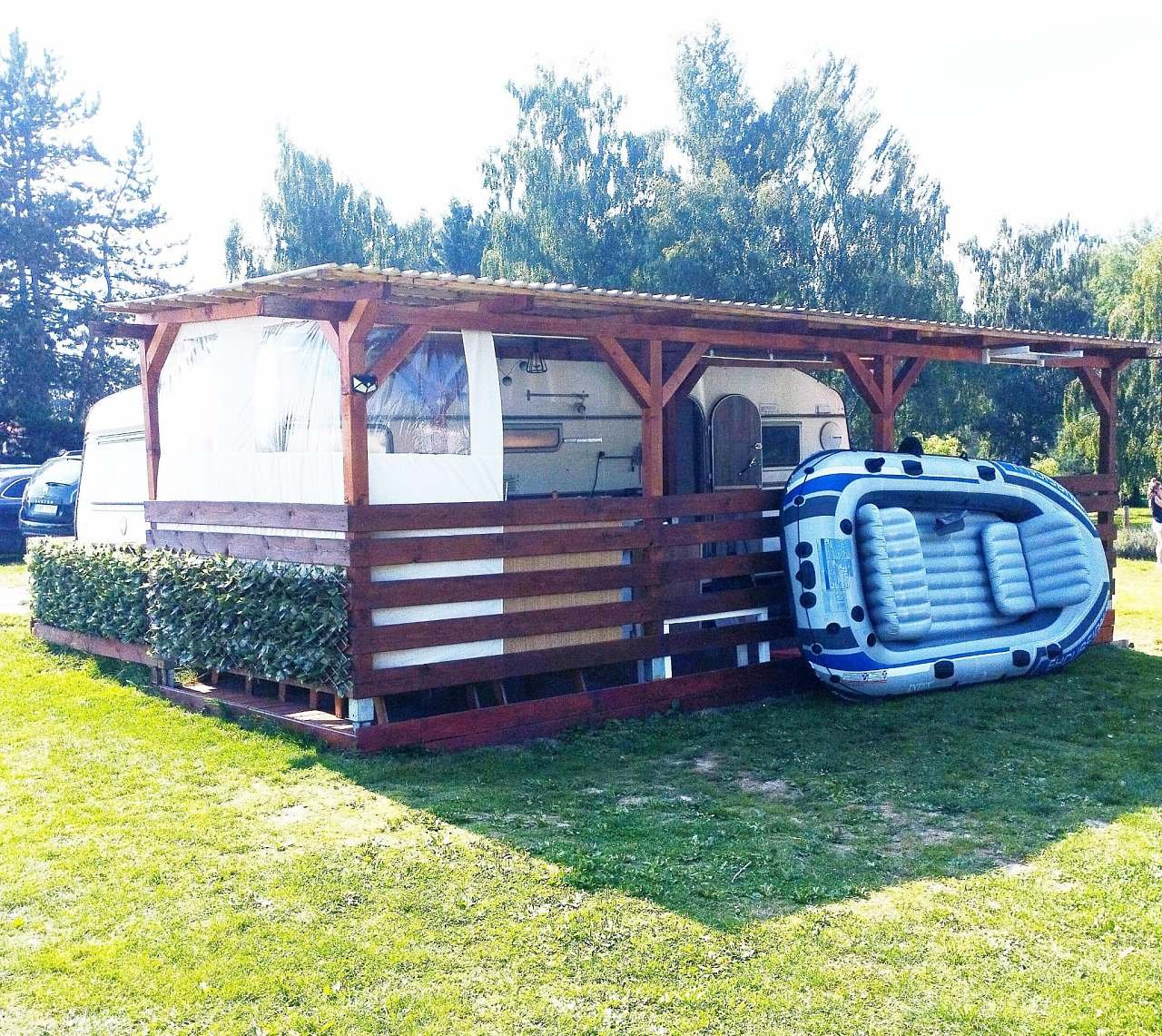 Karavan s pergolou na Slapech - Nová Živohošť - Okolie Prahy