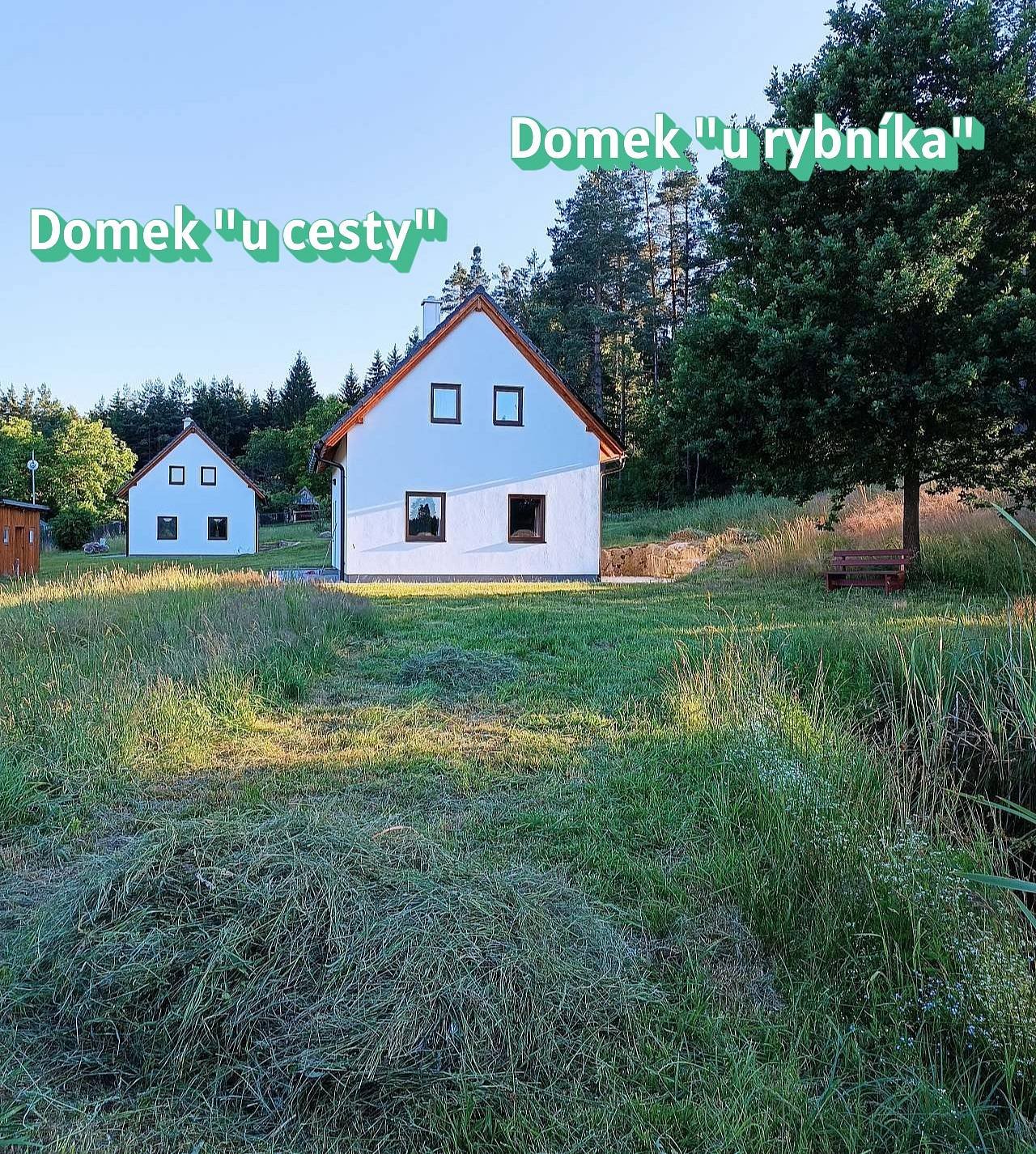 Každý ze dvou domů má své soukromí