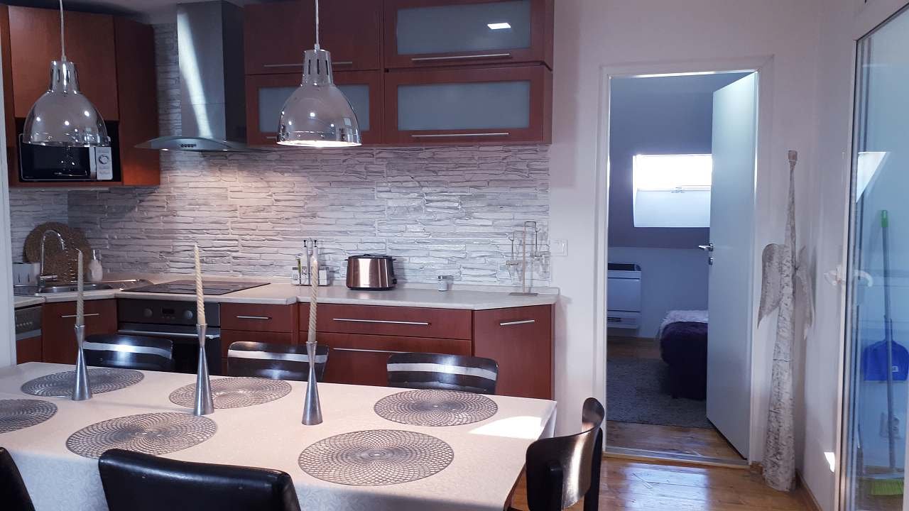 Klimatizovaný velkorysý apartmán č. 7