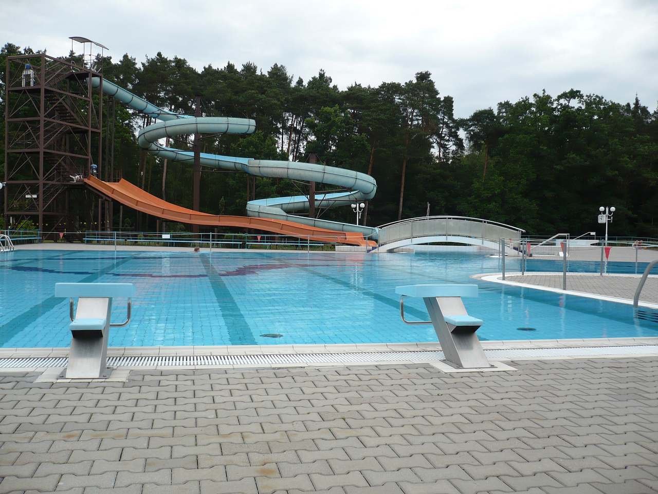 Koupaliště 10 minut autem
