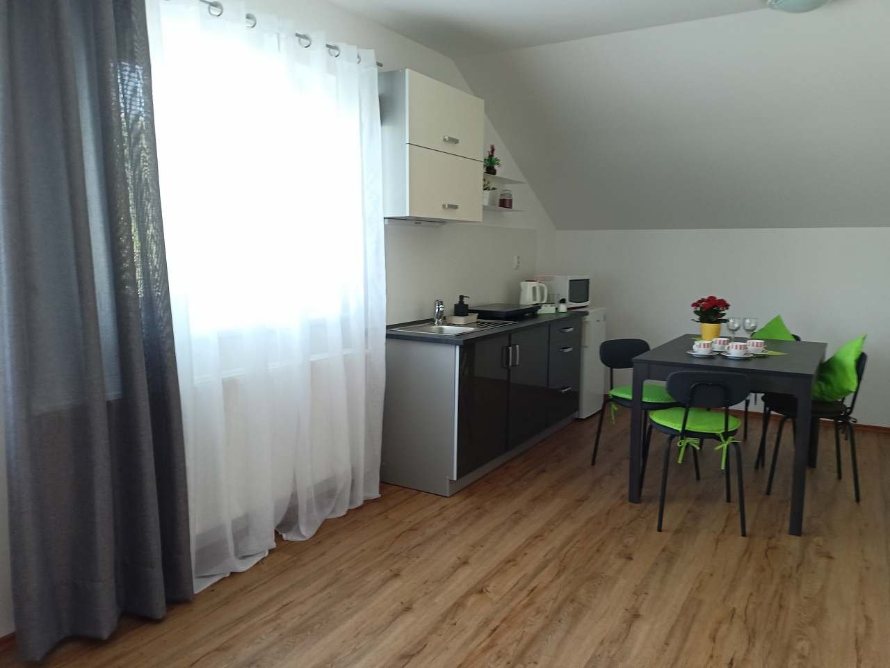 Kuchyň, apartmán 2+2