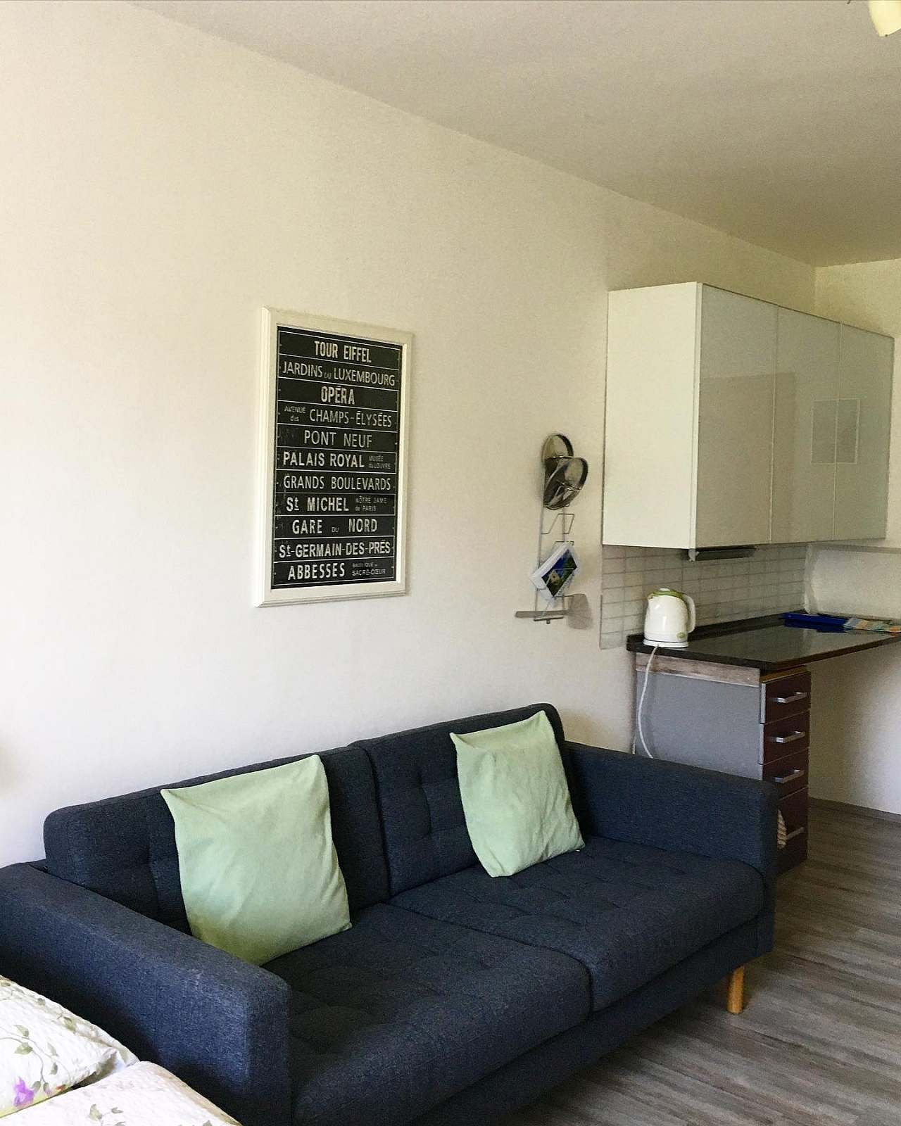 Levandulový apartmán - sedačka a kuch.kout