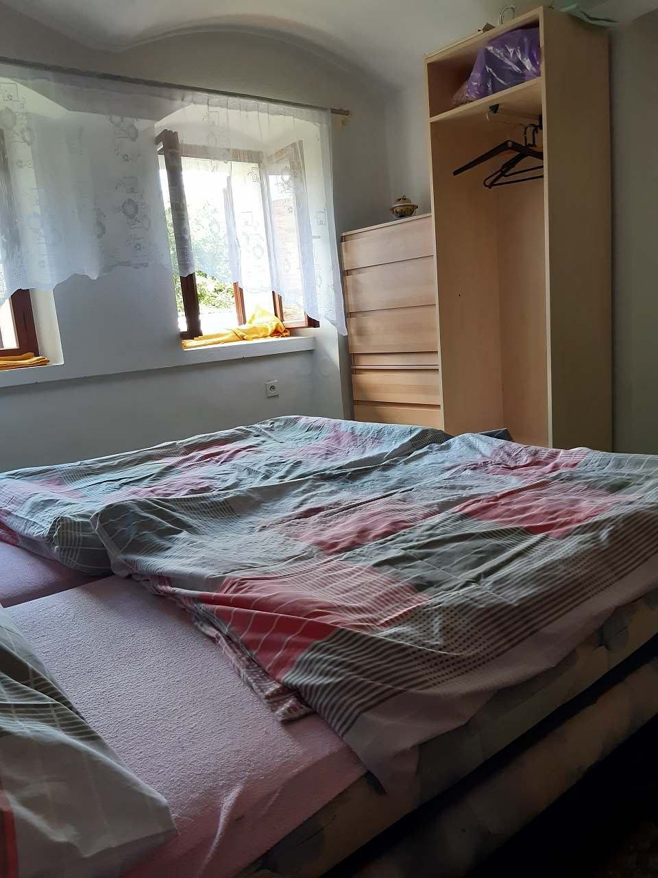 Ložnice č.1 - manželská postel a dětská palanda