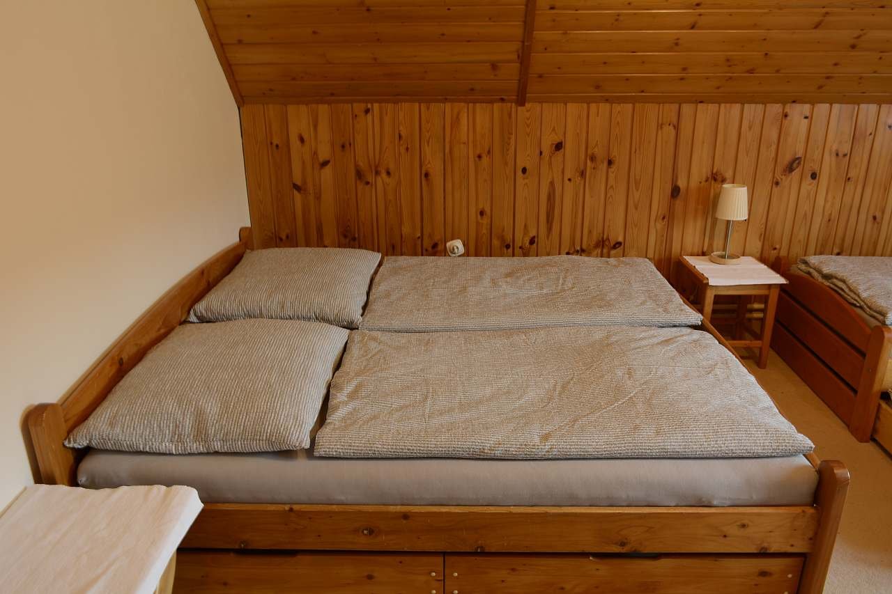 Ložnice s 5 lůžky, manželská postel