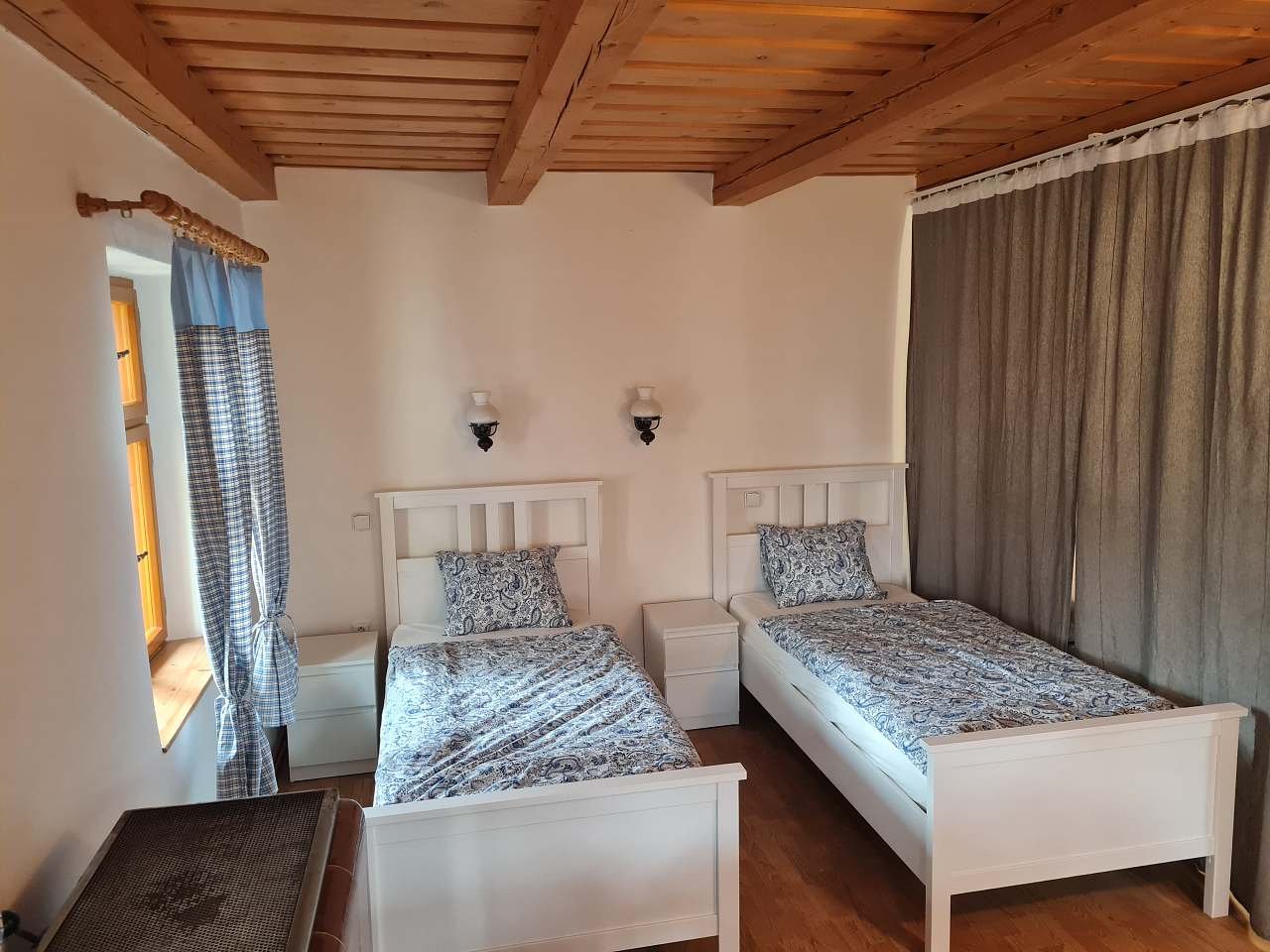 Ložnice se 2 jednolůžky