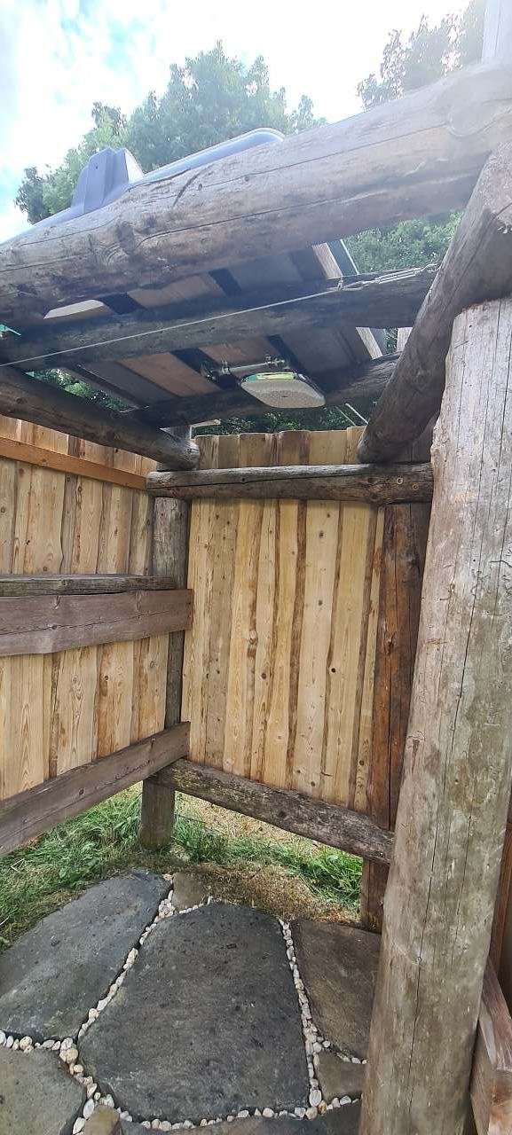 můžete se také těšit na sprchu :)