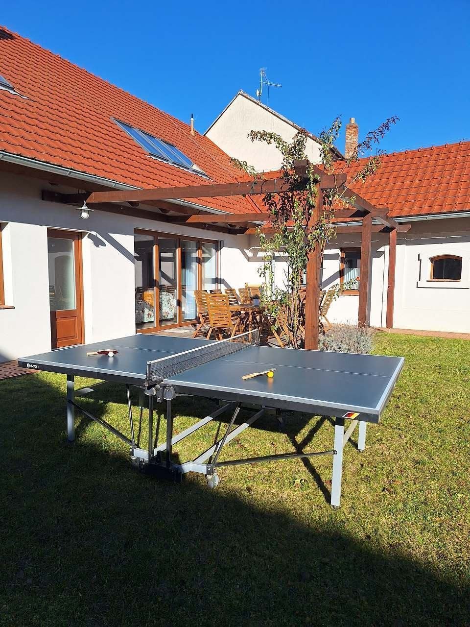 Můžete si Na Šestnáctce zahrát i ping pong.