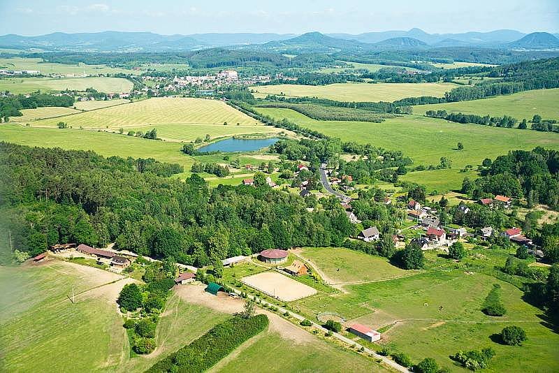 NORD RANČ - celkový pohled na ranč, obec Bohatice a okolí
